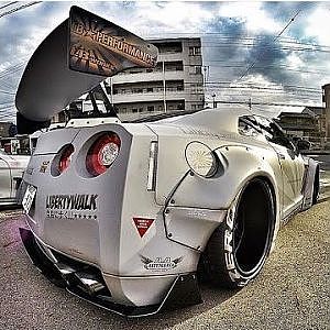 Japan GTR Liberty Walk vs Thailand Liberty Walk GTR which One Won?